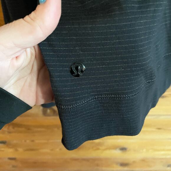 Lululemon Black Gold Long Sleeve Top - Picture 3 of 5